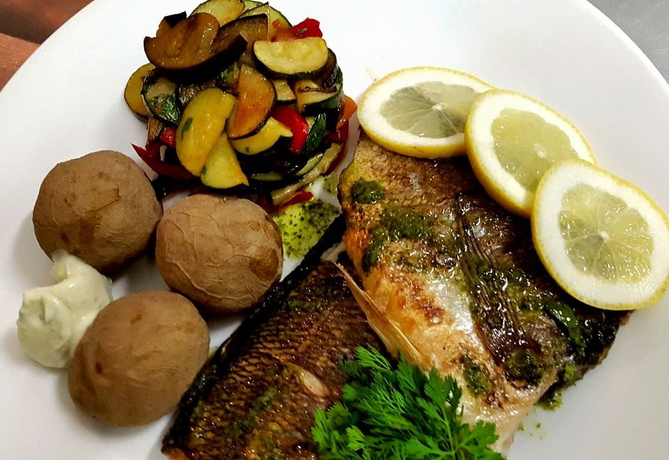 maria-restaurante-los-abrigos-tenerife-comida-1.jpg
